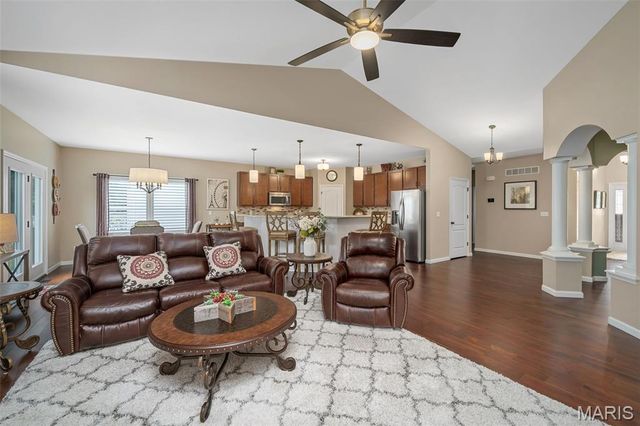 256 Mason Glen Drive, Lake St Louis, MO 63367