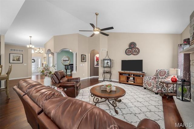 256 Mason Glen Drive, Lake St Louis, MO 63367