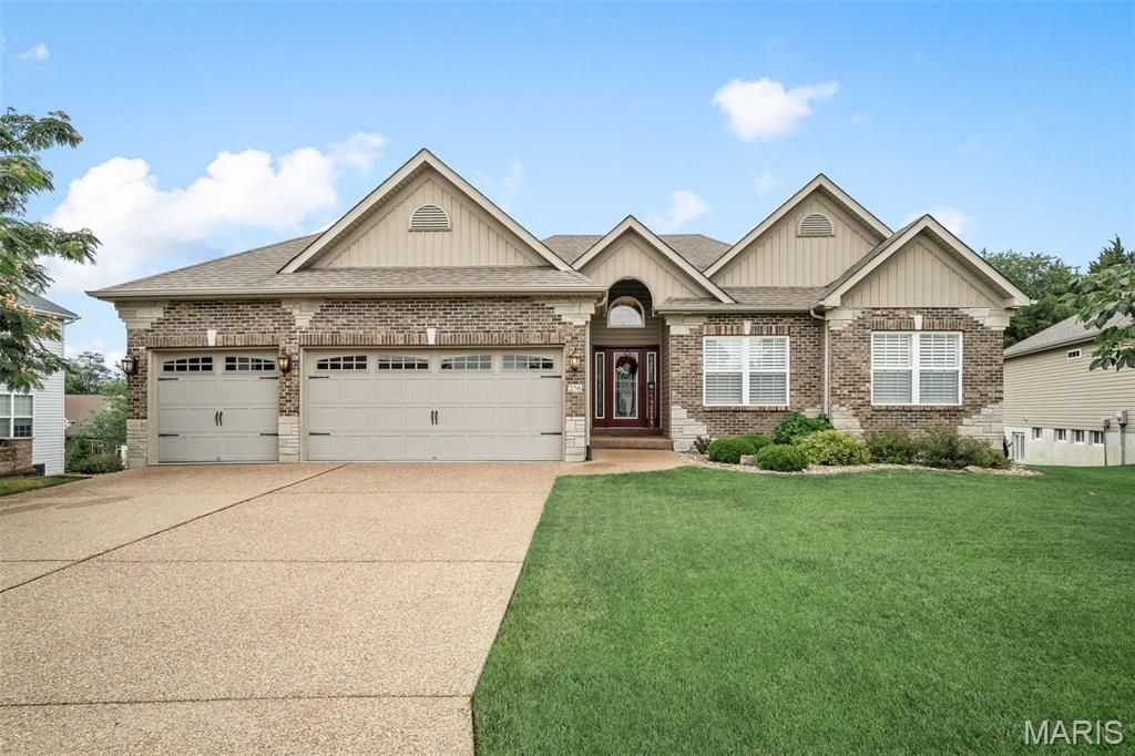 256 Mason Glen Drive, Lake St Louis, MO 63367
