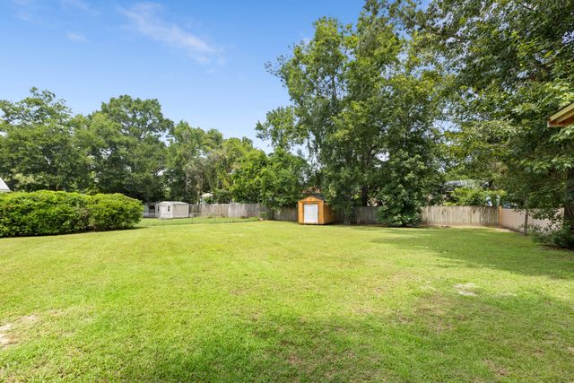 1126 Pleasant Pines Road, Mount Pleasant, SC 29464