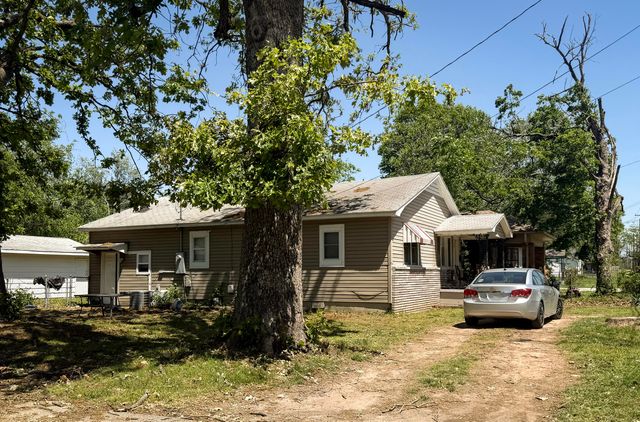 2133 W Calhoun Street, Springfield, MO 65802