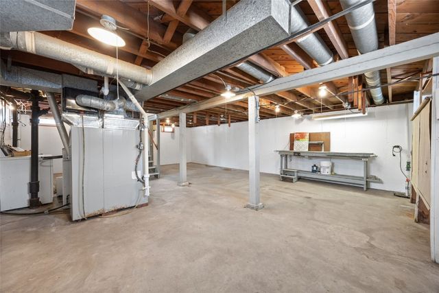 800 35th Street NE, Cedar Rapids, IA 52402