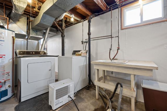 800 35th Street NE, Cedar Rapids, IA 52402