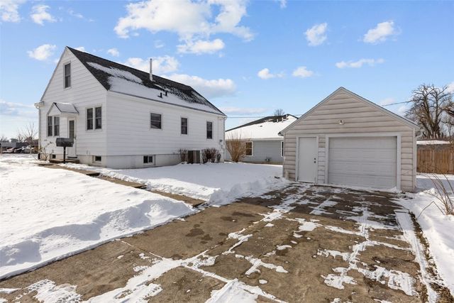 800 35th Street NE, Cedar Rapids, IA 52402