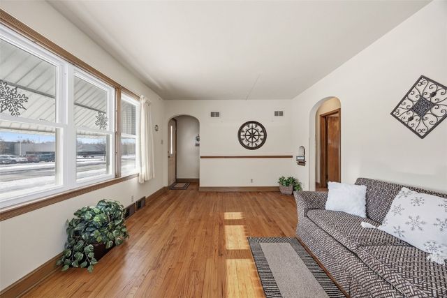 800 35th Street NE, Cedar Rapids, IA 52402