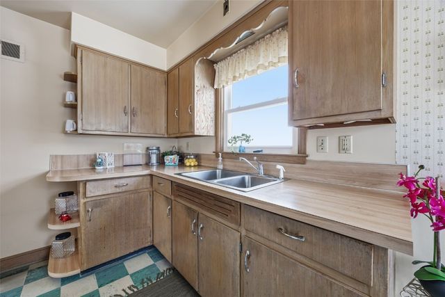 800 35th Street NE, Cedar Rapids, IA 52402