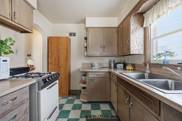 800 35th Street NE, Cedar Rapids, IA 52402