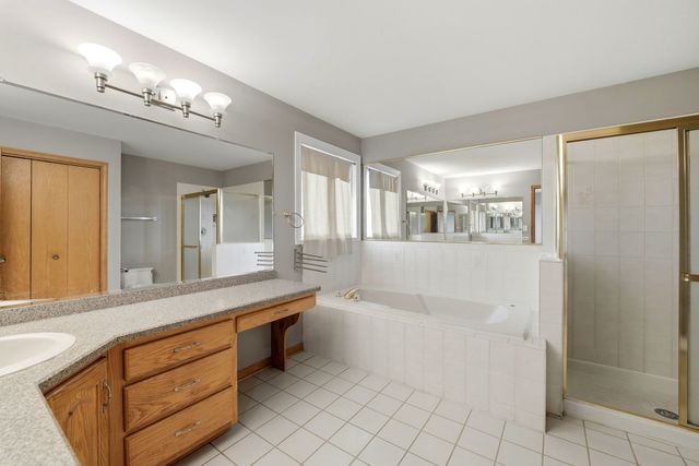 8920 Emerald Court, Hickory Hills, IL 60457