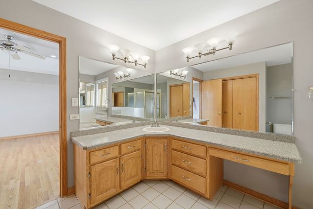 8920 Emerald Court, Hickory Hills, IL 60457