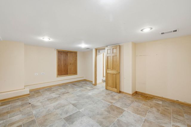 8920 Emerald Court, Hickory Hills, IL 60457
