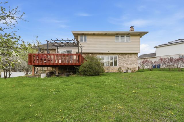 8920 Emerald Court, Hickory Hills, IL 60457