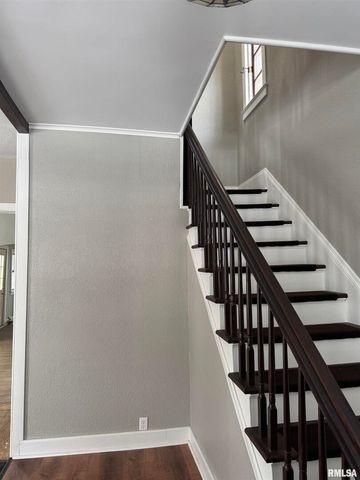 609 5TH Avenue S, Clinton, IA 52732