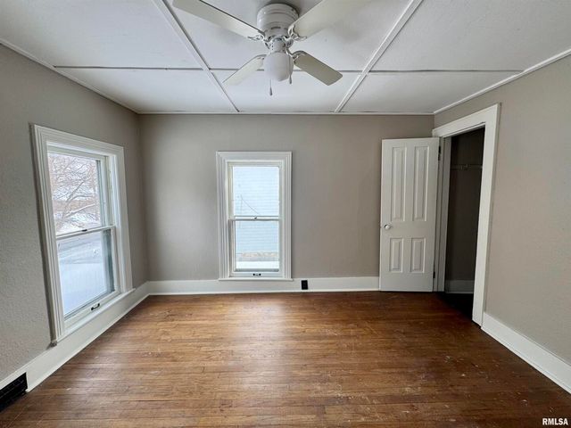 609 5TH Avenue S, Clinton, IA 52732