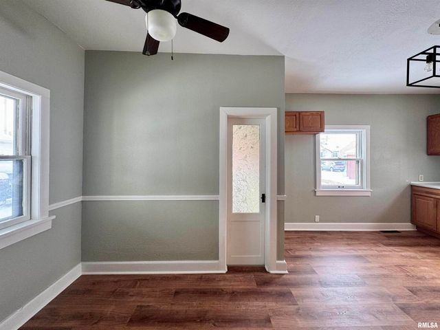 609 5TH Avenue S, Clinton, IA 52732