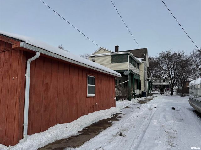 609 5TH Avenue S, Clinton, IA 52732