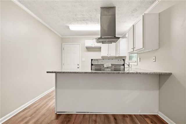 928 Magna Carta Drive NW, Atlanta, GA 30318
