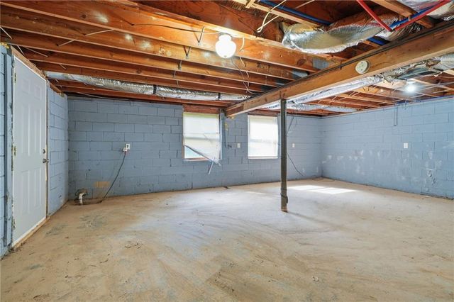928 Magna Carta Drive NW, Atlanta, GA 30318