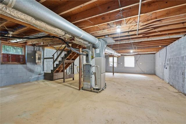 928 Magna Carta Drive NW, Atlanta, GA 30318