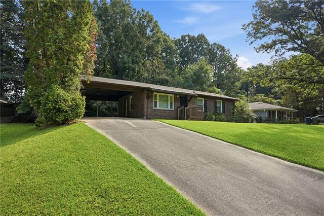 928 Magna Carta Drive NW, Atlanta, GA 30318