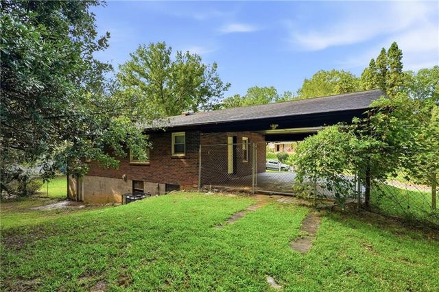 928 Magna Carta Drive NW, Atlanta, GA 30318