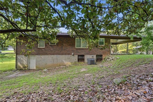 928 Magna Carta Drive NW, Atlanta, GA 30318