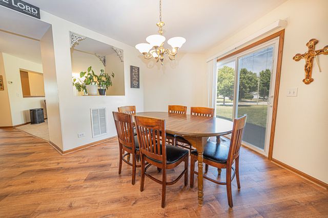 24207 Cedar Creek Lane, Plainfield, IL 60586