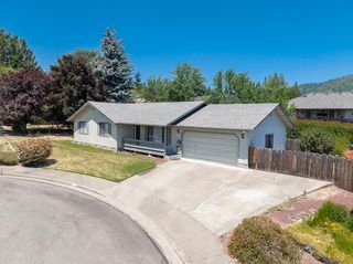 910 NW Carol Drive, Grants Pass, OR 97526