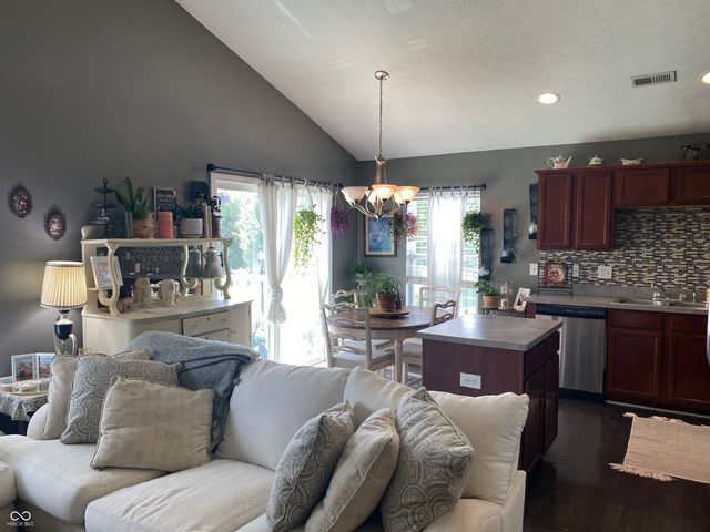 13255 Deception Pass UNIT 100, Fishers, IN 46038