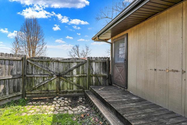 122 Edgewood Drive, Bedford, IN 47421