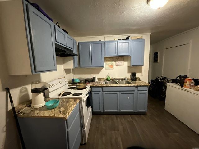 2215 E 11th St, Texarkana, AR 71854