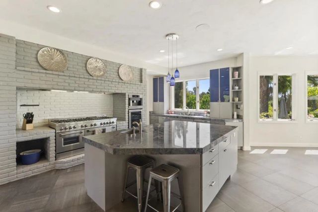 17432 Calle Mayor, Rancho Santa Fe, CA 92067