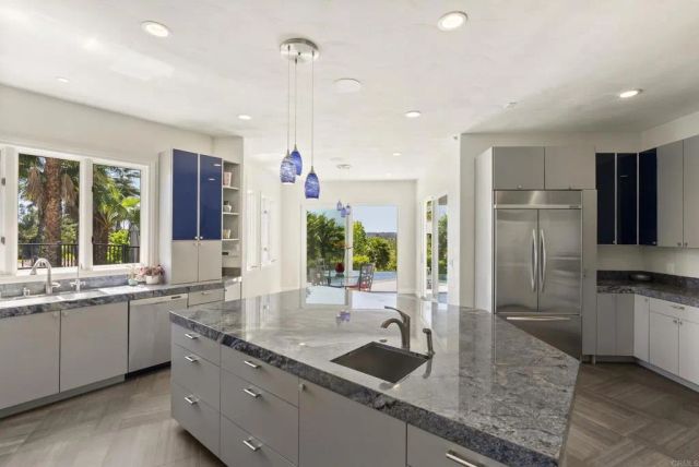 17432 Calle Mayor, Rancho Santa Fe, CA 92067