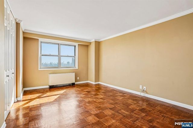 6600 Boulevard East 17 N, West New York, NJ 07093