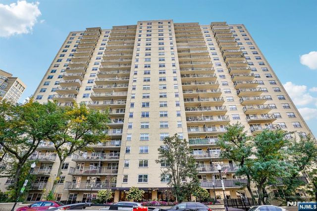 6600 Boulevard East 17 N, West New York, NJ 07093