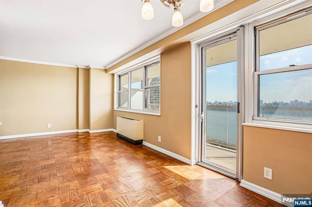 6600 Boulevard East 17 N, West New York, NJ 07093