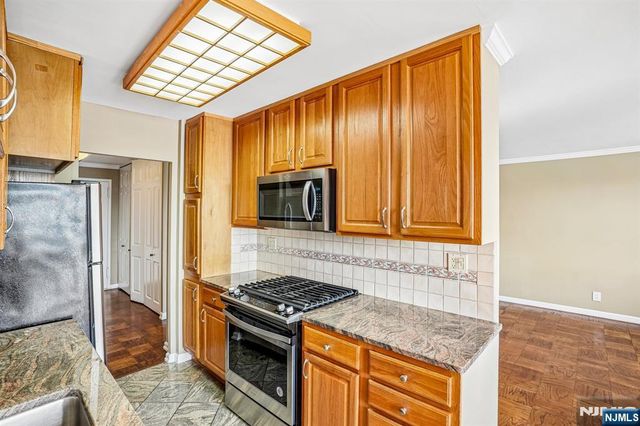 6600 Boulevard East 17 N, West New York, NJ 07093