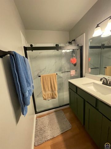 5313 SW 23rd TER, Topeka, KS 66614