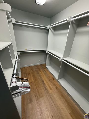 5313 SW 23rd TER, Topeka, KS 66614