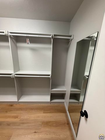 5313 SW 23rd TER, Topeka, KS 66614