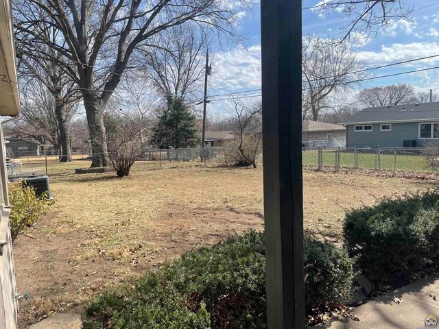 5313 SW 23rd TER, Topeka, KS 66614