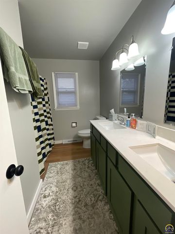 5313 SW 23rd TER, Topeka, KS 66614