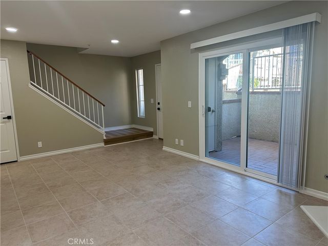 201 Laurel 6, Brea, CA 92821