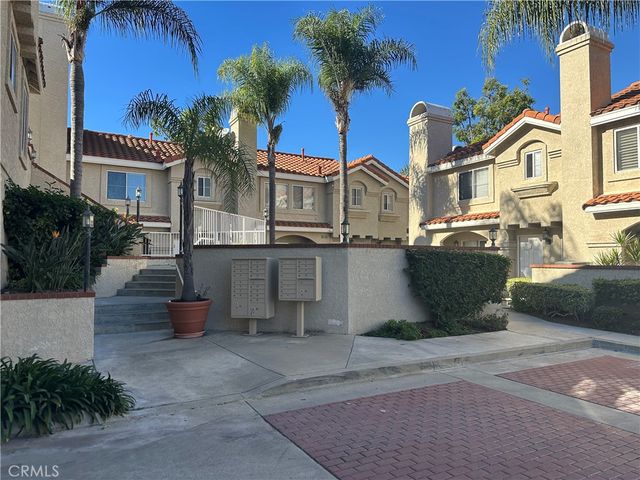 201 Laurel 6, Brea, CA 92821