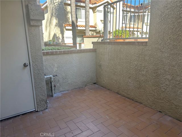 201 Laurel 6, Brea, CA 92821