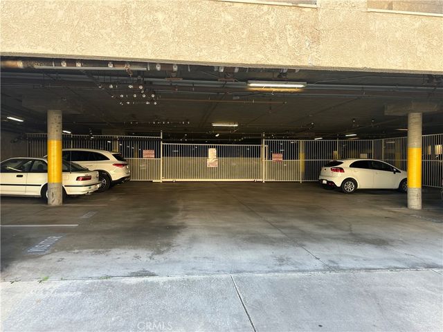 201 Laurel 6, Brea, CA 92821