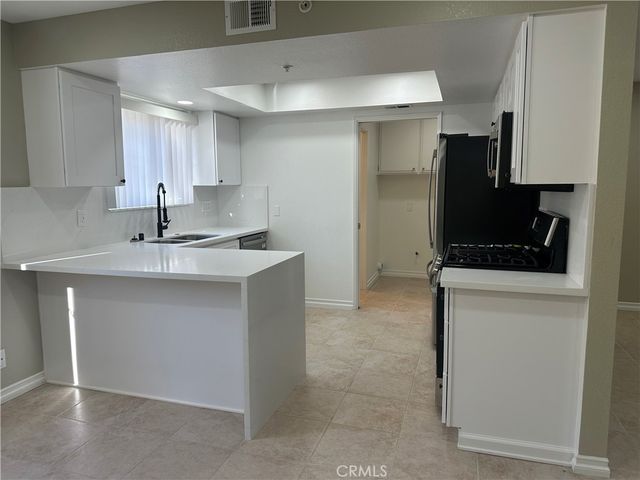 201 Laurel 6, Brea, CA 92821