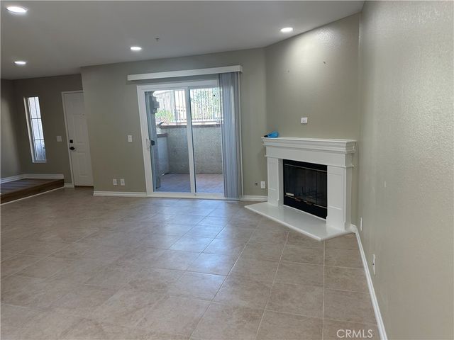 201 Laurel 6, Brea, CA 92821