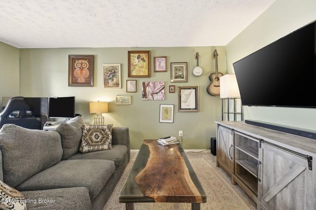 4501 S 6th St 71, Louisville, KY 40214