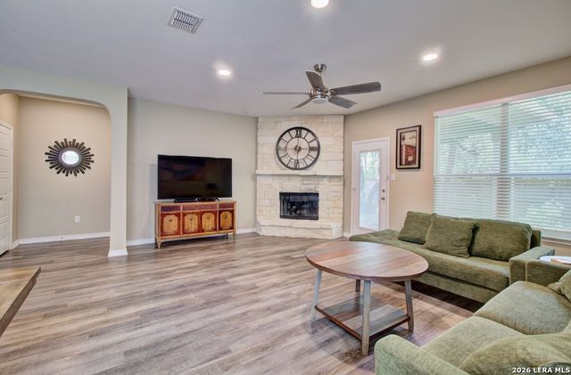 11211 Hill Top Loop, Helotes, TX 78023