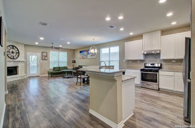 11211 Hill Top Loop, Helotes, TX 78023